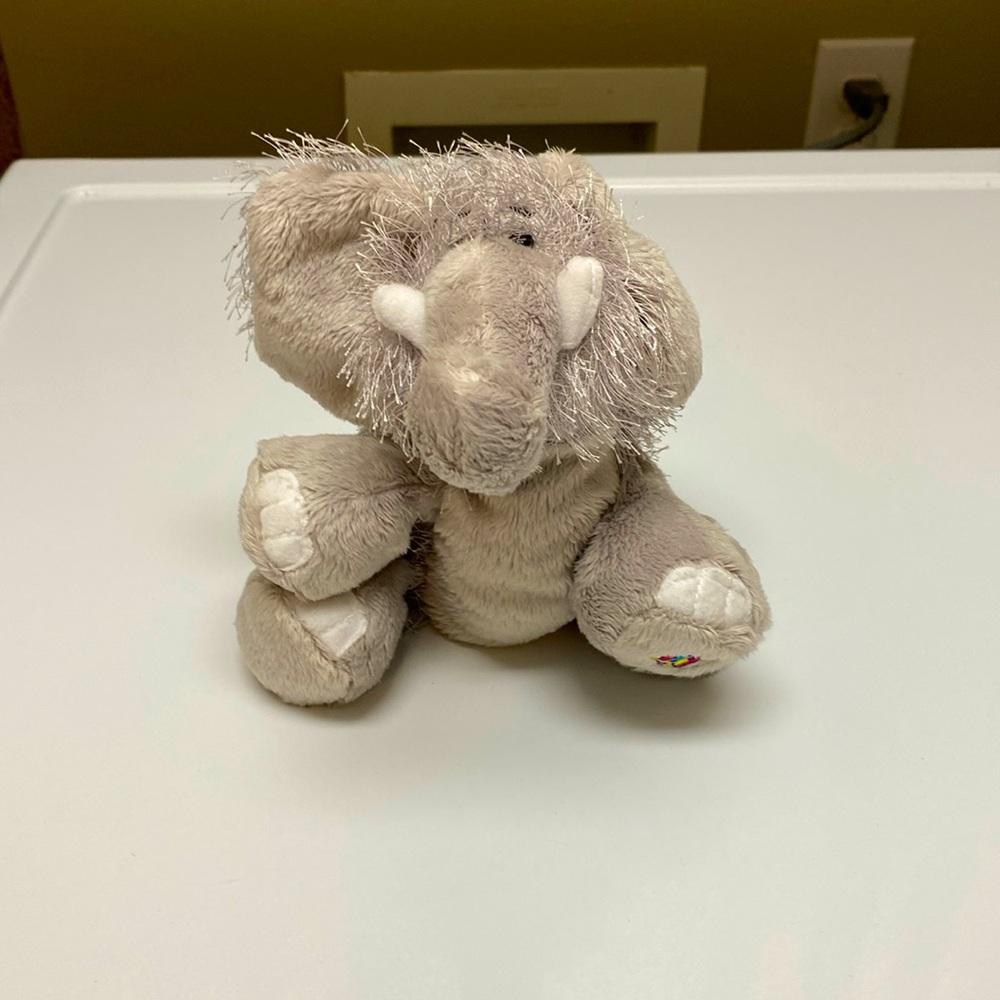 GANZ Webkins Gray Elephant. Adorable!HM007 with code.